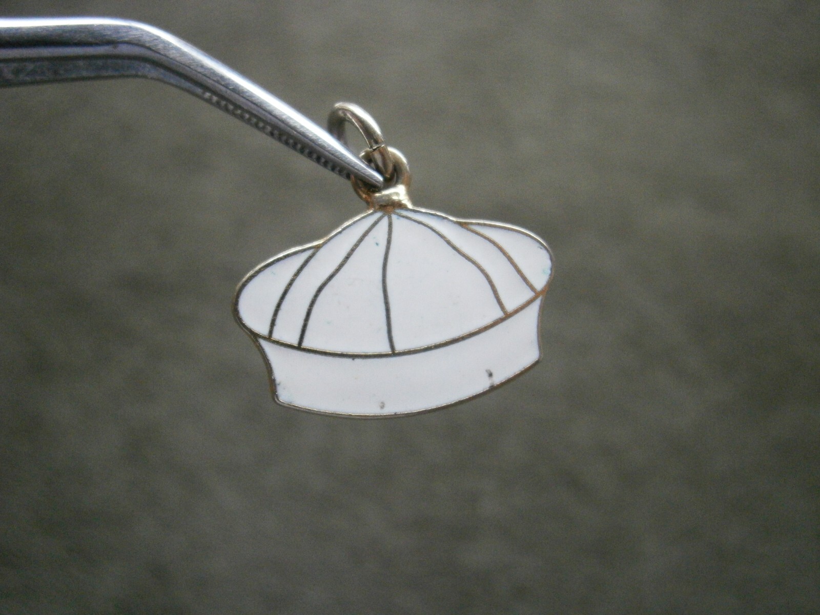 USN US Navy Sailor Hat Vintage Goldtone & Enamel Sweetheart Charm Pendant 2.0g