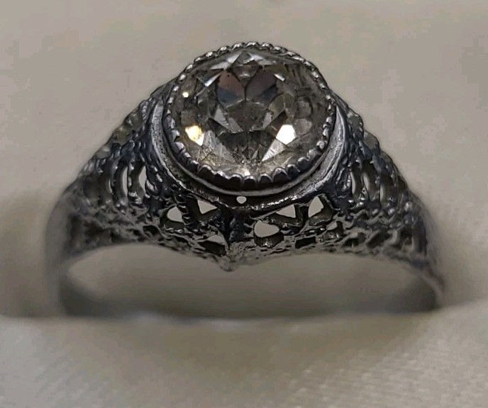 Antique / Vintage Art Deco Filigree Ring Clear Glass Stone Size 6.5 Silver Tone