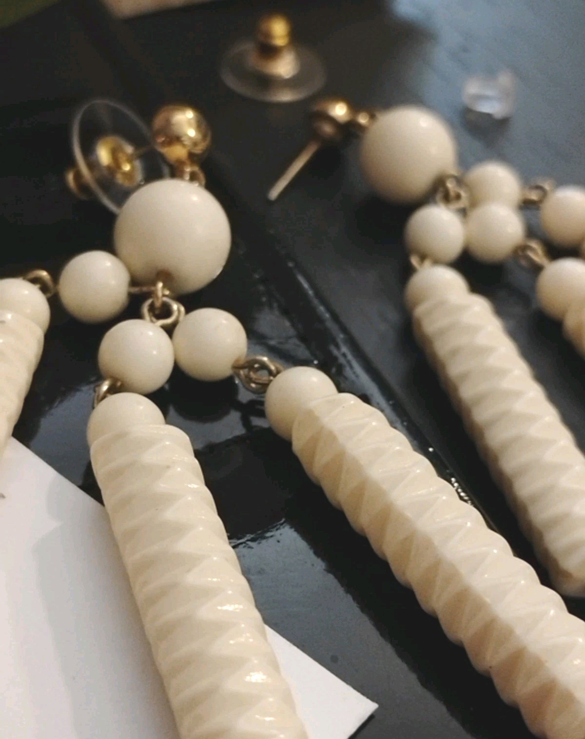 Funky Vintage COLUMNAR Cream Tone Textured Acrylic/Lucite Beaded 2 7/8″ Earrings