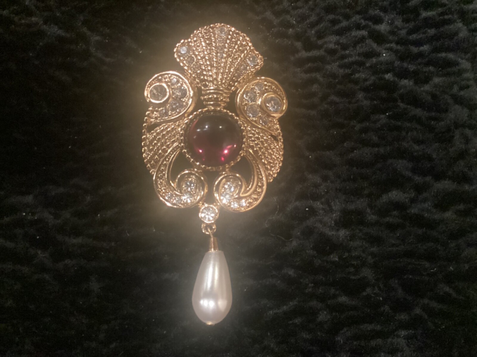 Vintage Jeff Lieb Signed Purple Cabochon Rhinestone Gold Tone Large Brooch Pin