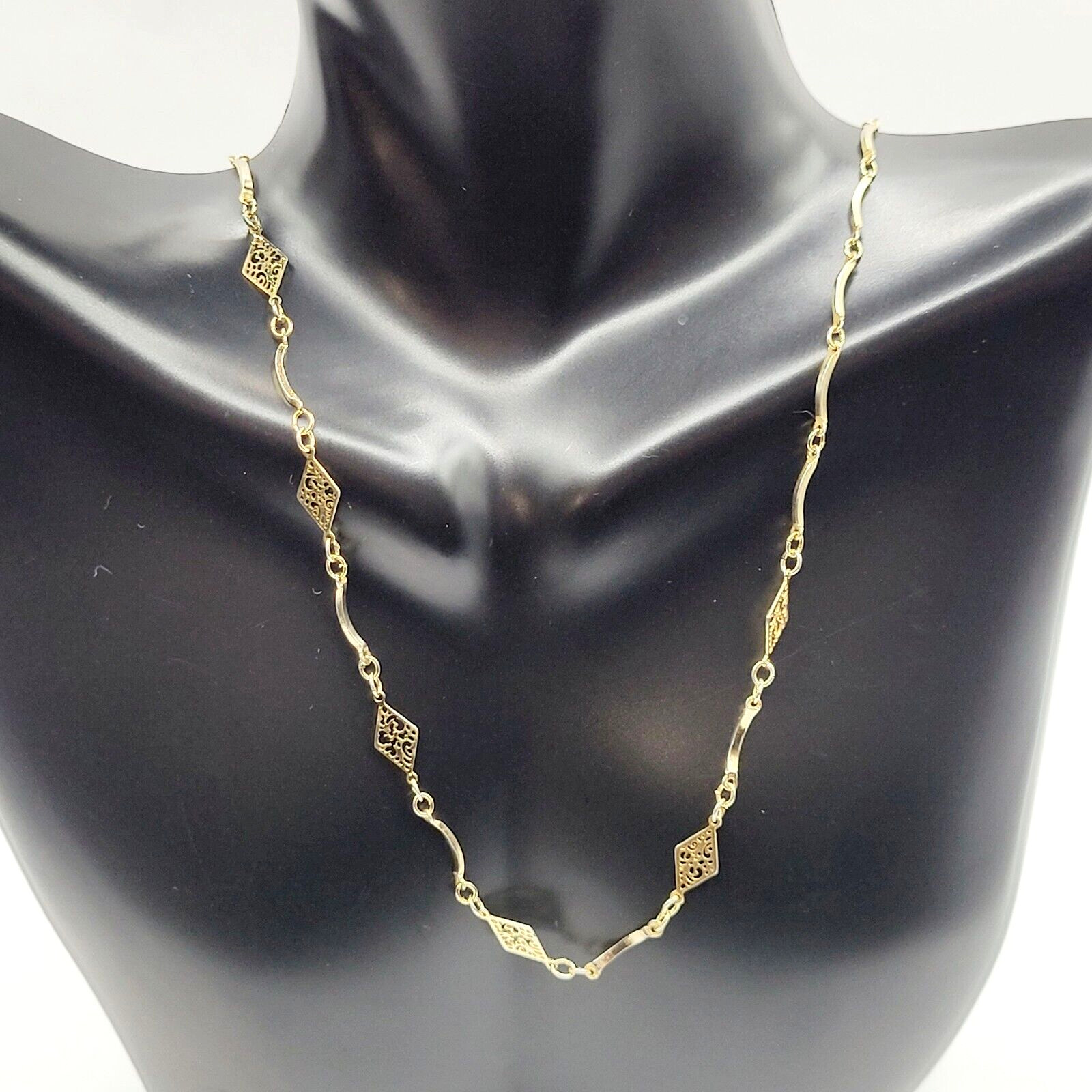 Filigree Marquise Shape Station Necklace Gold Tone Vintage Chain Choker 15.5 In