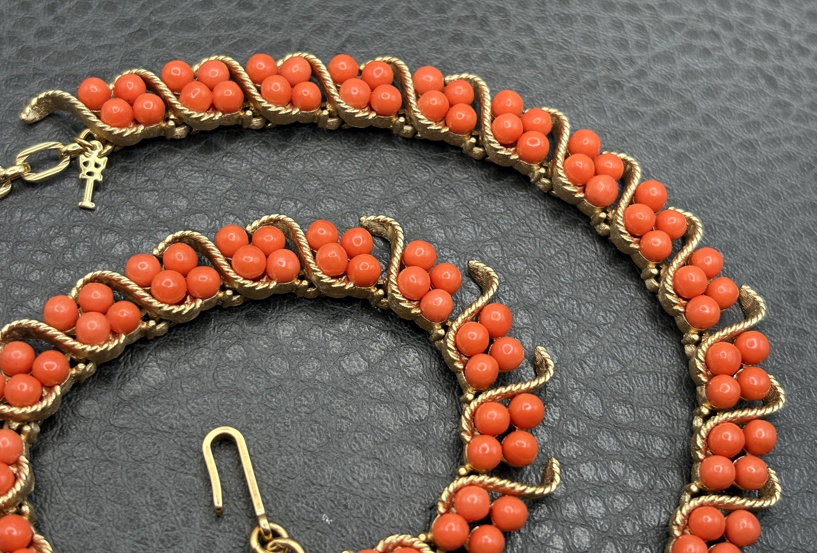 Vintage Trifari Samara C.1964 Gold Tone Faux Coral Bead Choker Necklace EXC!!