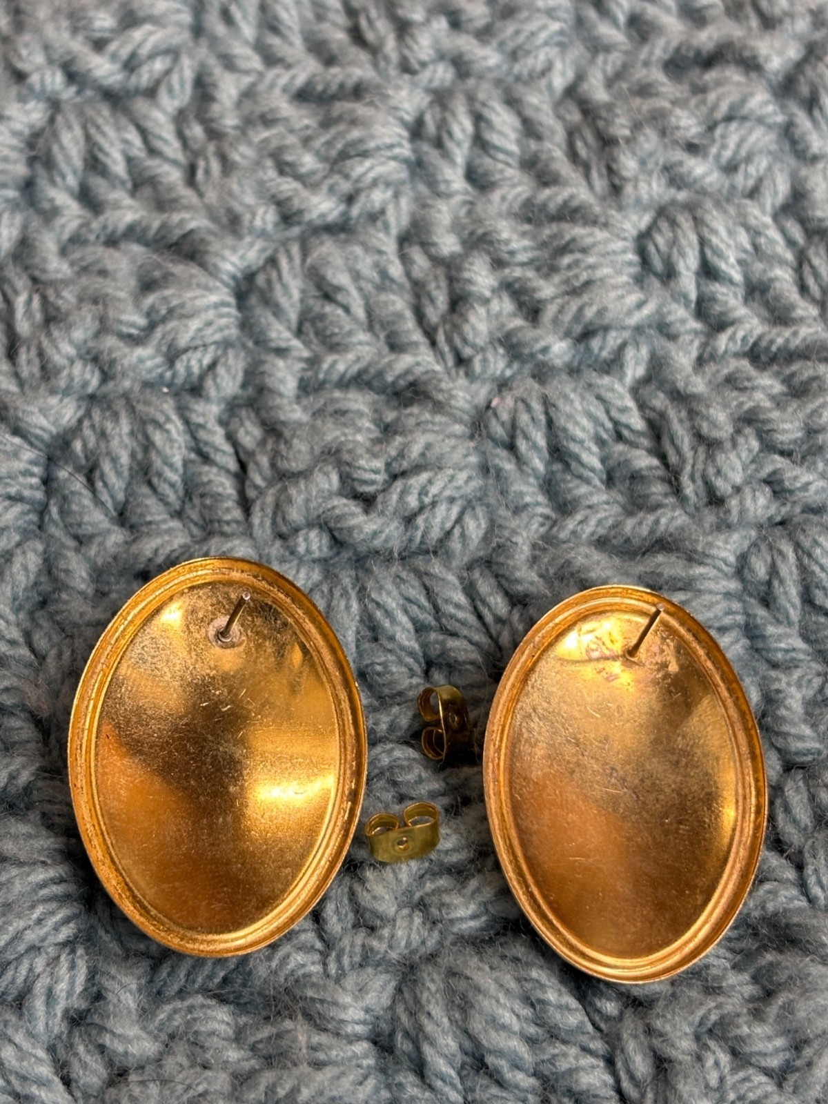 Oval Stud Earrings Multicolor Enamel Swirl Goldtone Vintage 80s Mod 1.5 inches