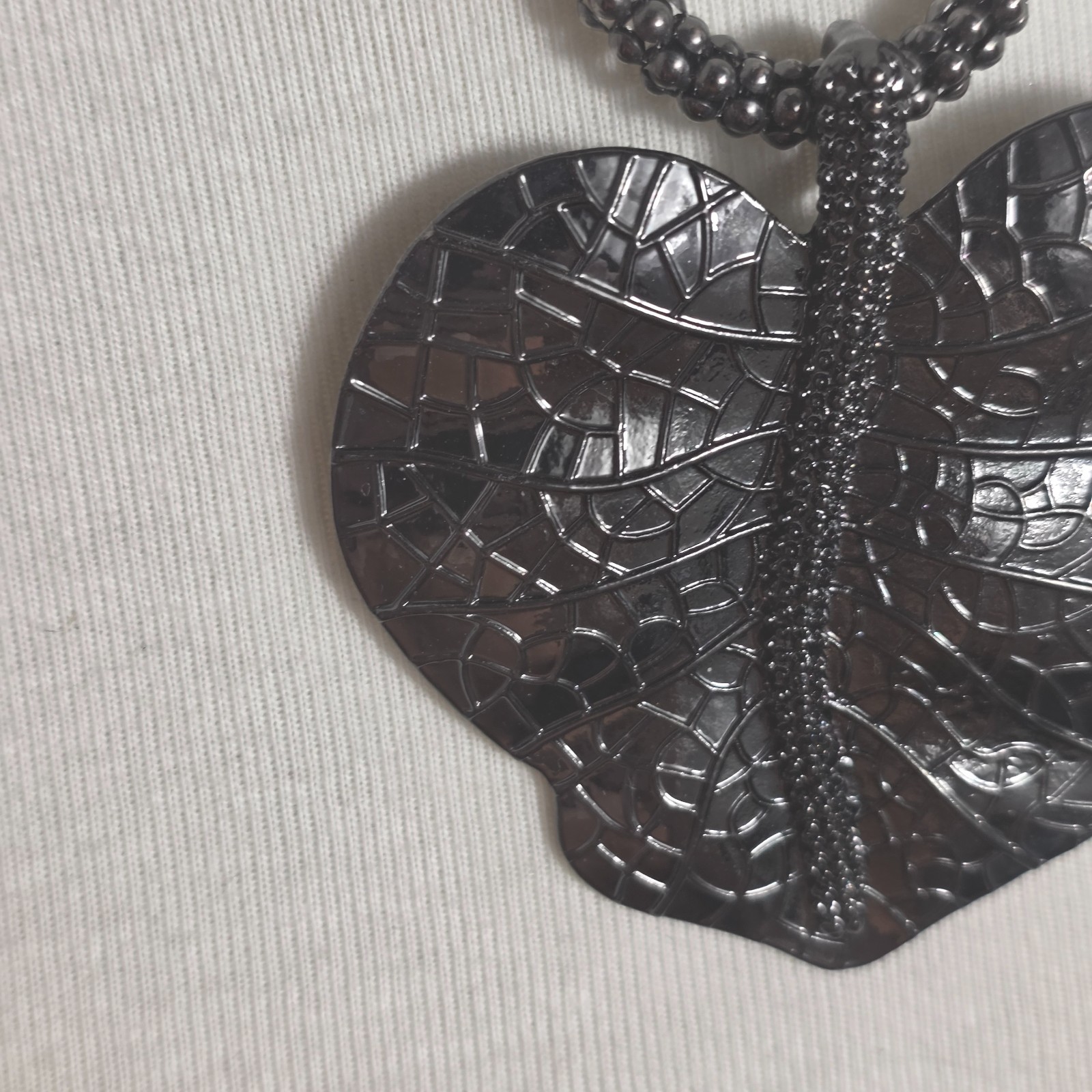 Gunmetal Gray Hammered Metal Heart-Shaped Leaf Pendant Necklace