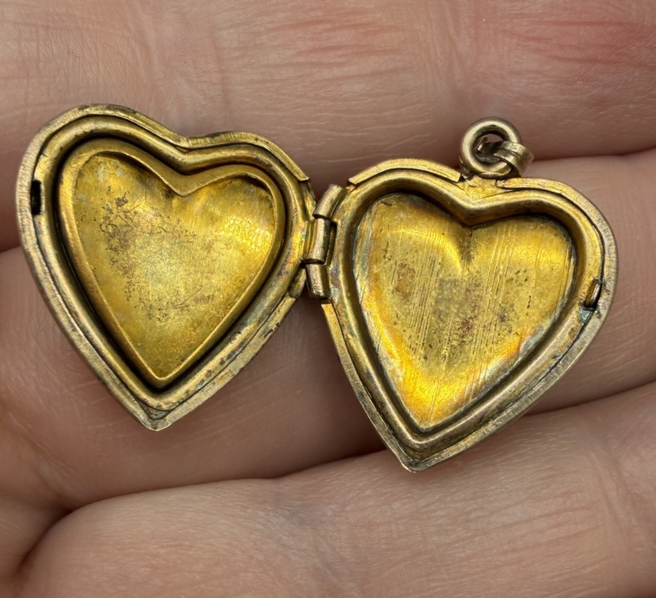 Vtg 12K Gold Filled Heart Locket Pendant Floral Etched Engraved Photo Charm GF