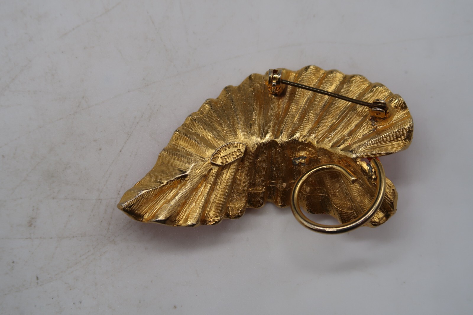 Vtg Ruffled Leaf Pink Enamel Over Gold Tone Metal Brooch by Individuality Jewels