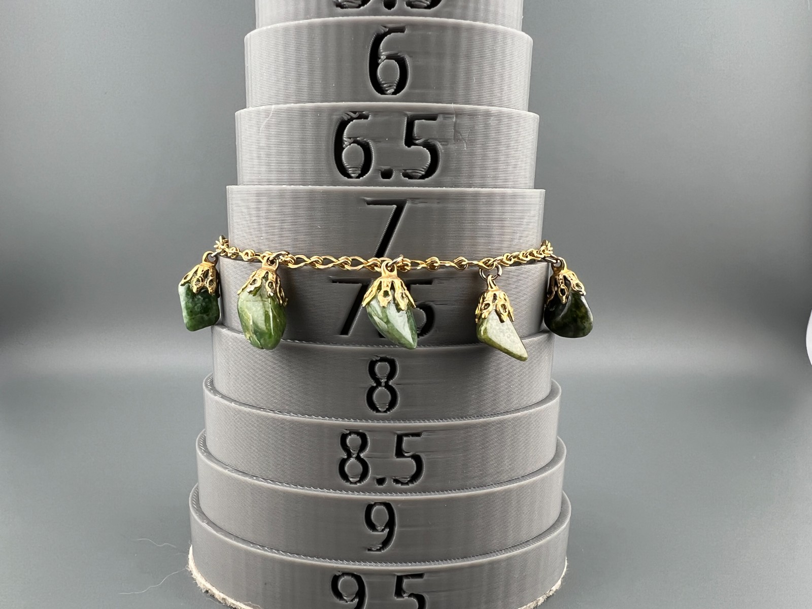 Vintage Charm Bracelet Green Gemstone Gold Tone Serpentine 7″ Fancy Link Boho
