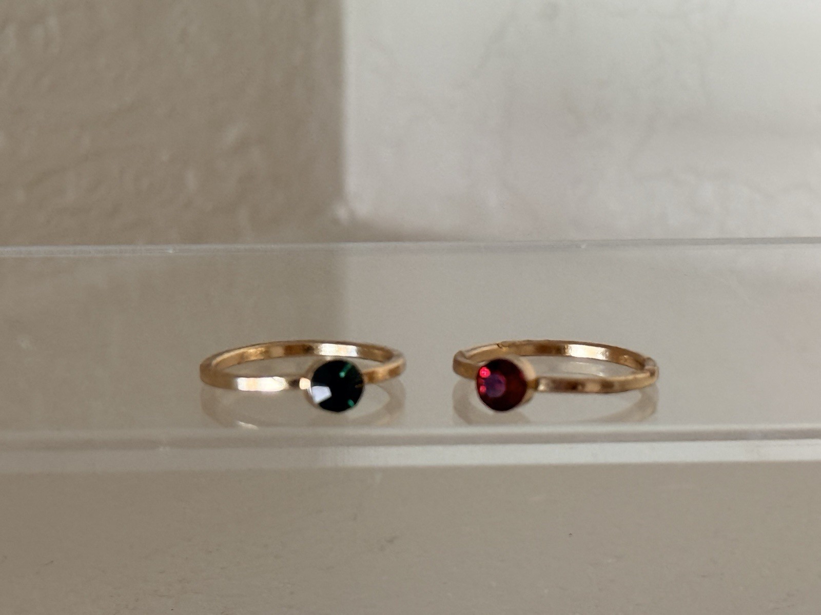 Vintage Faceted Rhinestone Ring Green And Red Gold Tone Size 6.5 Set Of Two