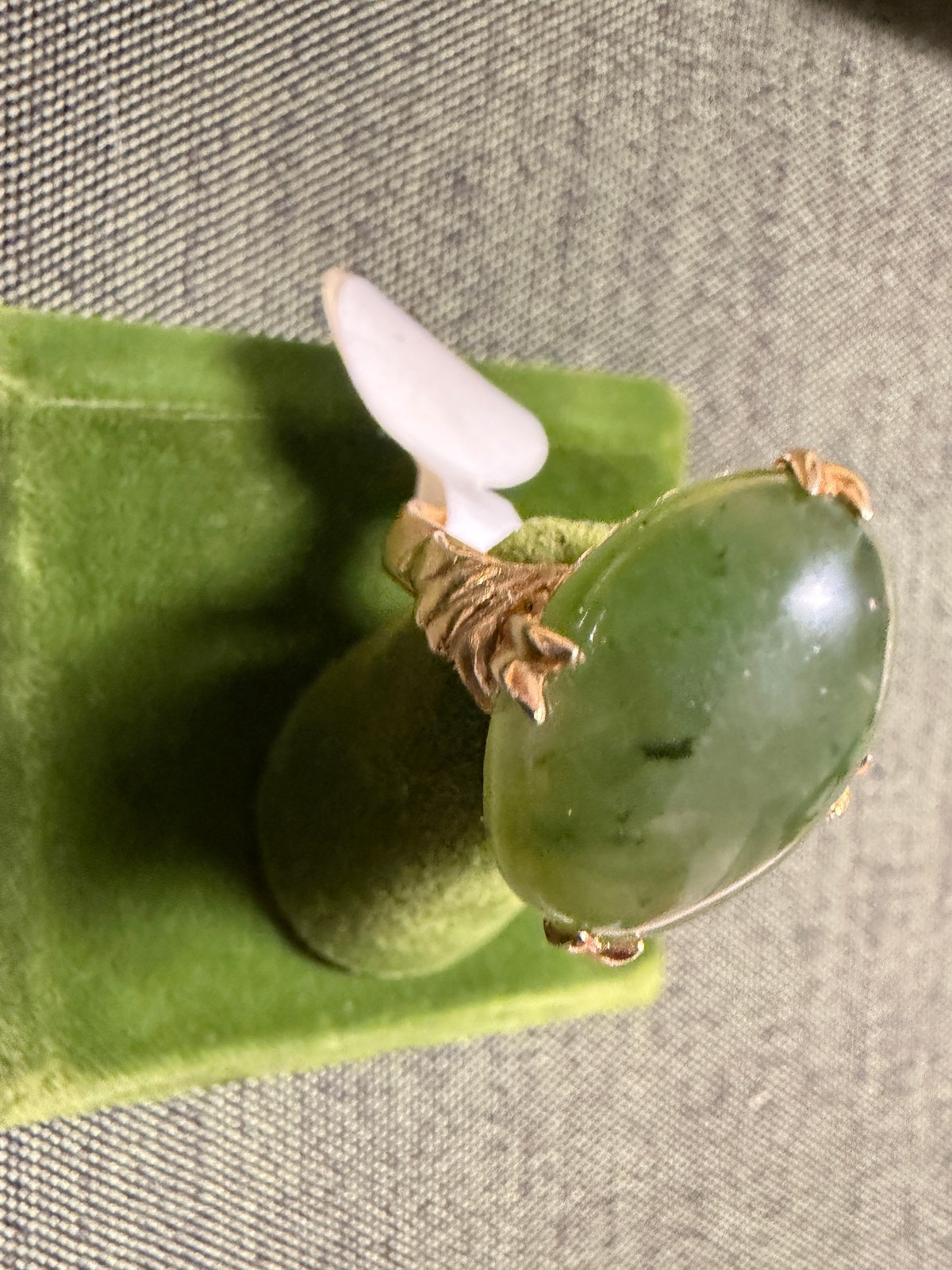 Vintage SOLID 14KT Gold Stamped Jade Ring Size 7 3.98g New Old Stock!