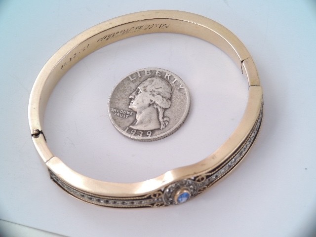 STUNNING ANTIQUE 14K GOLD FILLED WHITE & BLUE STONE HINGED BANGLE BRACELET