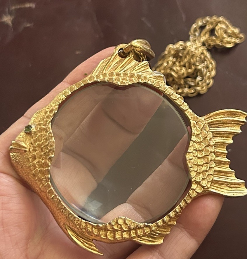 Vintage Signed FLORENZA Fish Jelly Belly Magnifying Glass Pendant Necklace 70s