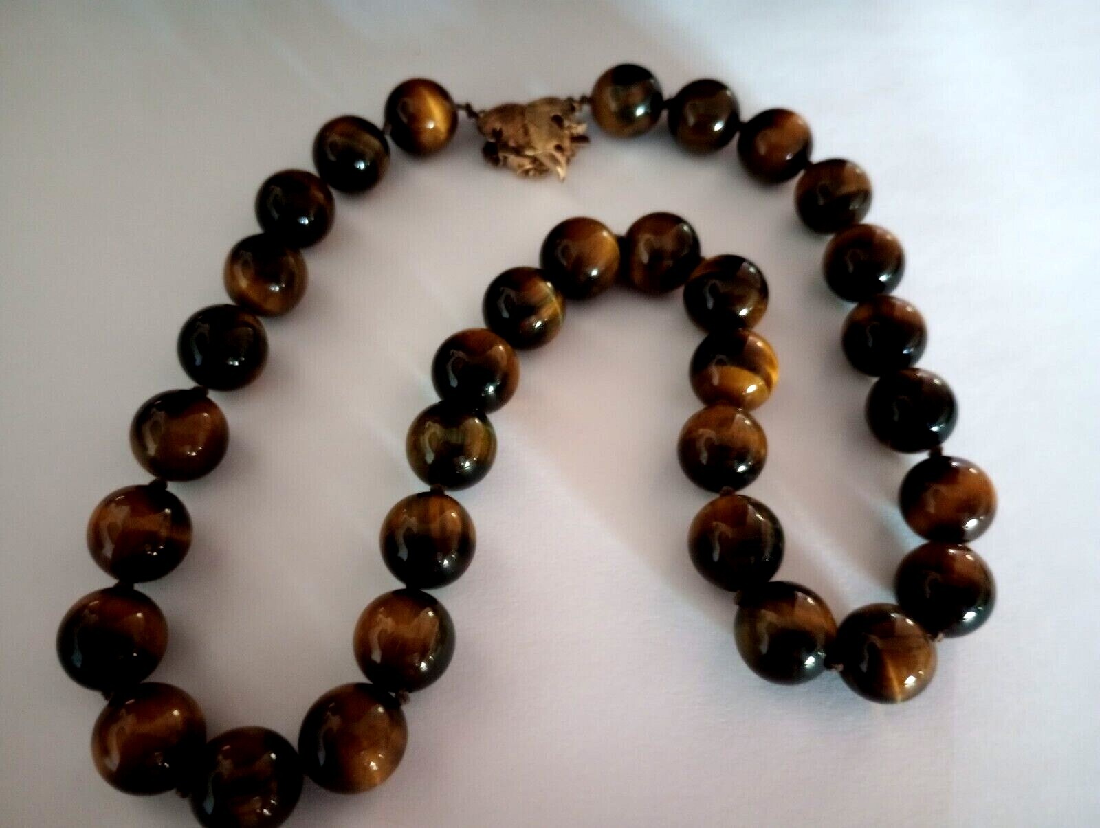 Vtg 14K Yellow Gold Leaf Tigers Eye Knotted Strand Necklace 17″ Slider 67gS