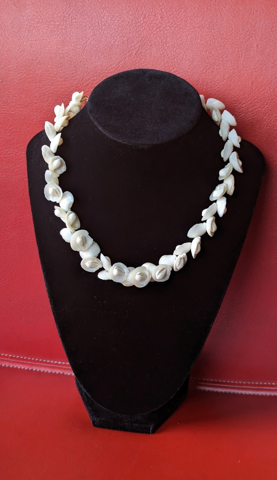 Vintage 16″ CHOKER White Art Deco Flower Shell Necklace Beach Momi Jewelry as is