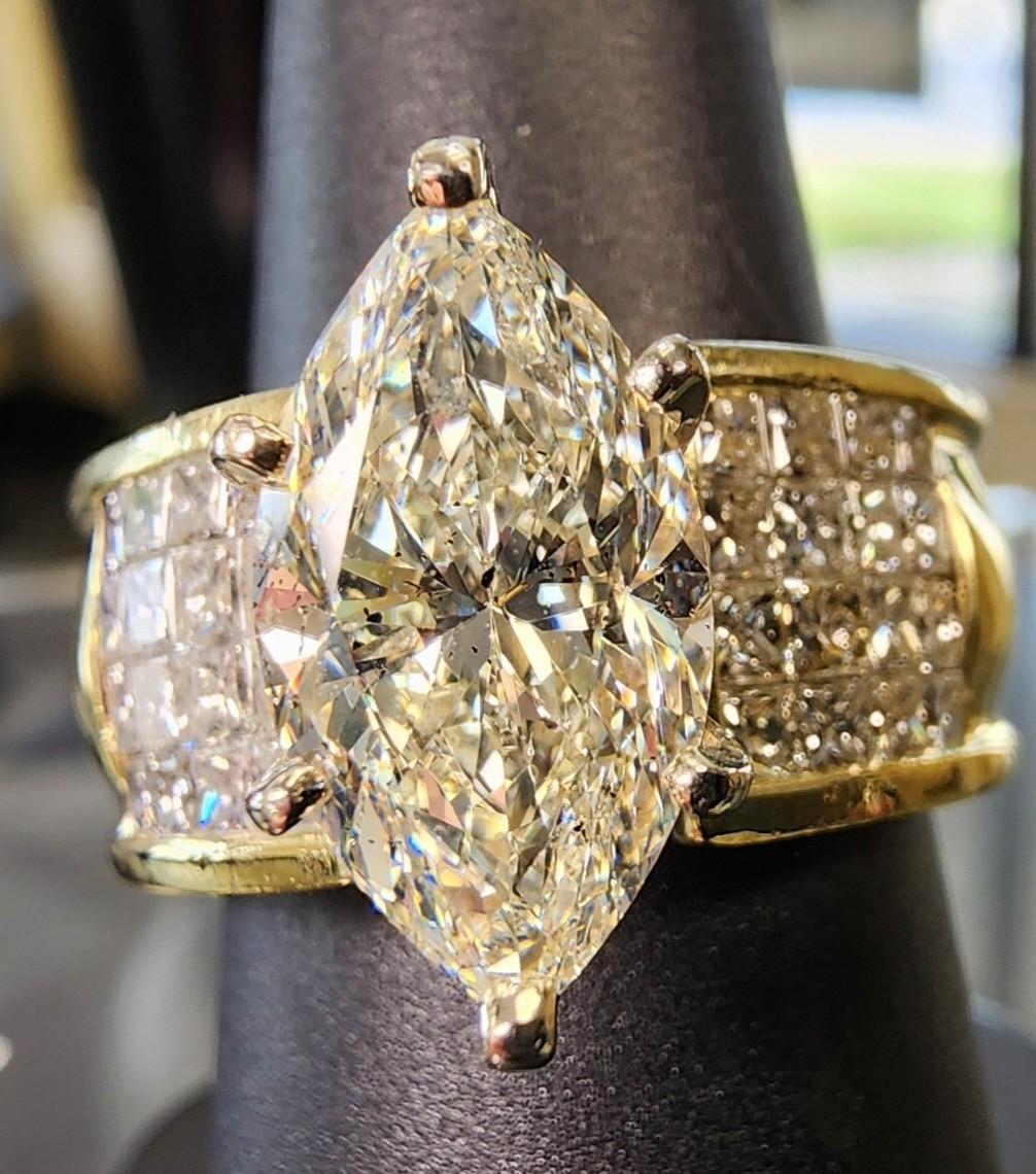 18k Gold Engagement Ring 3.0ct. Natural Marquise Diamond IGI Certified **$41k**