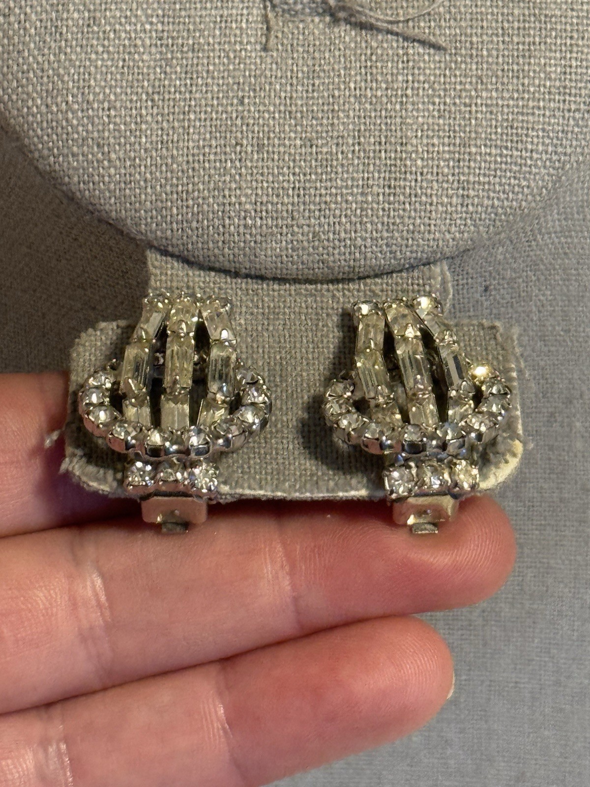 Vintage Art Deco Unsigned Kramer Silvertone Clear Crystal Rhinestone Earrings