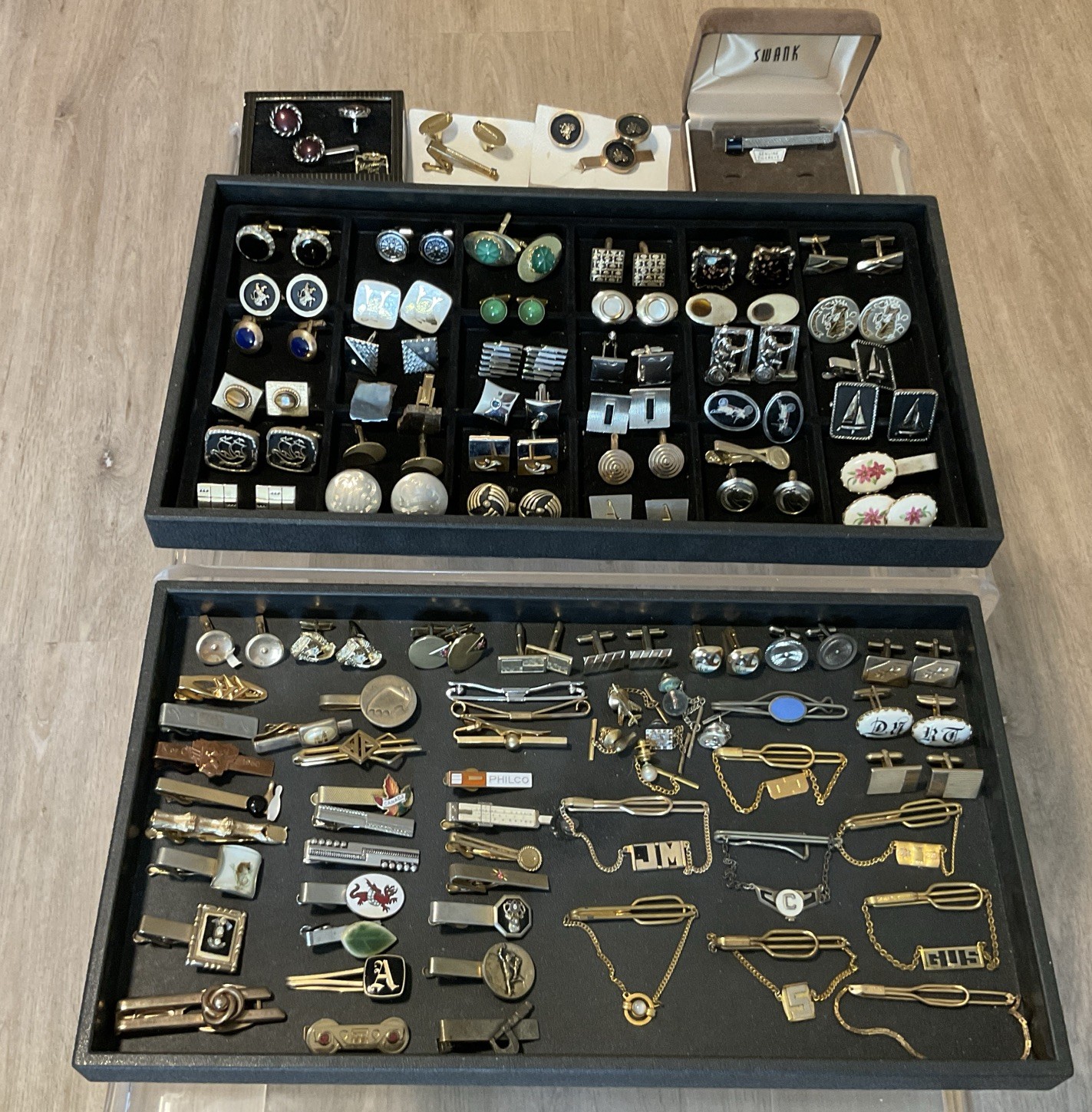 VTG 101 PC MEN’S JEWELRY LOT CUFFLINKS TIE BARS CHAINS TACS & SETS 14 SWANK! +++