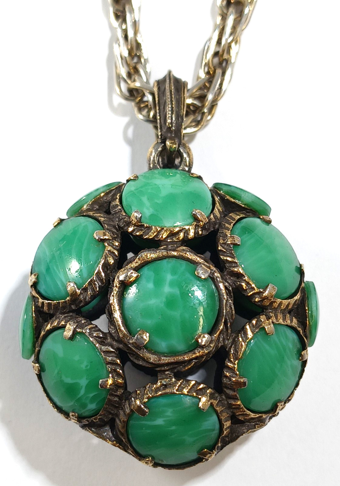 Trifari Renaissance Pendant Chain Necklace ~ Green Mottled Peking Glass Missing
