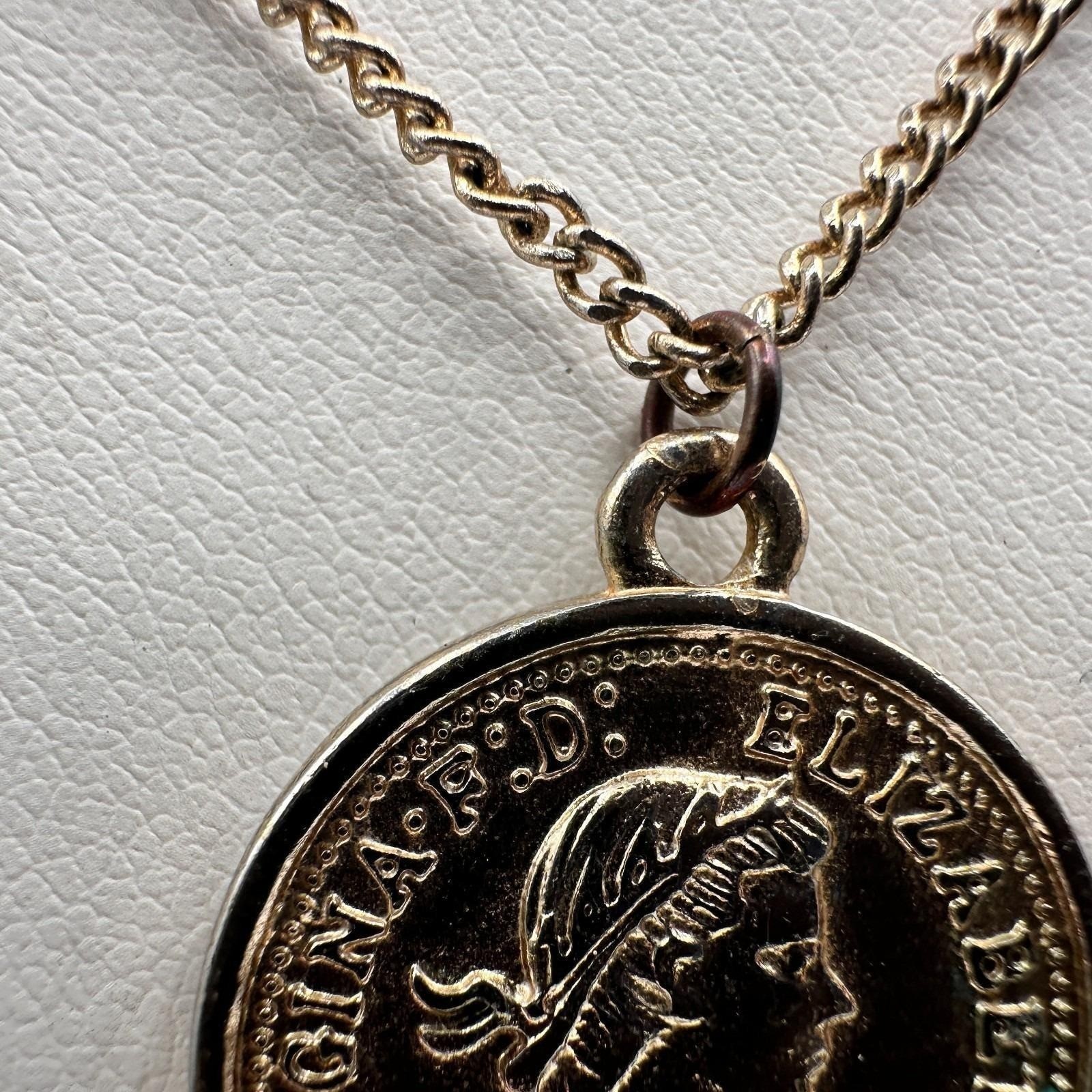 Vintage 70s Queen Elizabeth II British Five Pence Coin Pendant Necklace Jewelry