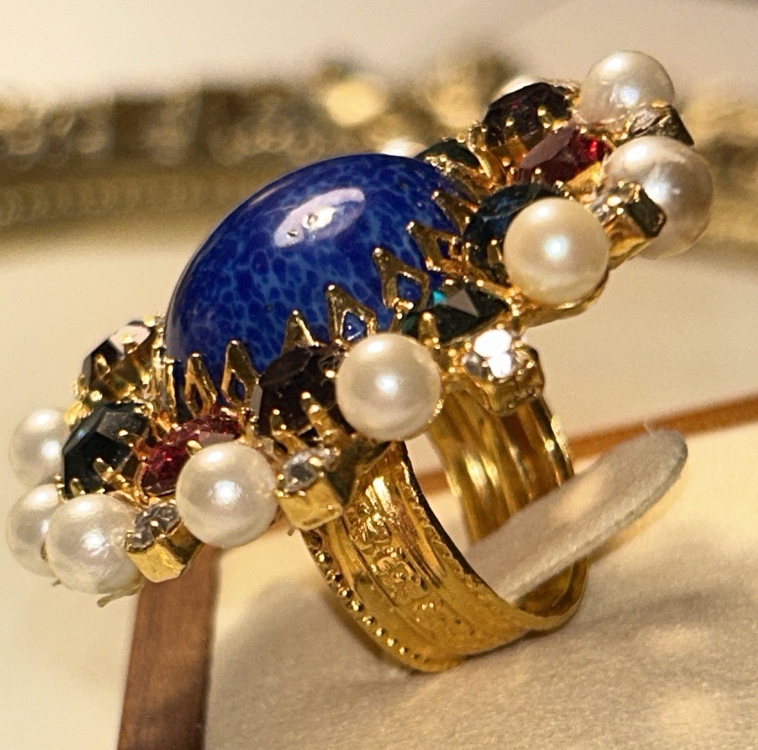 Rare Moans Couture Runway Ring Blue Art Glass Rhinestone Faux Pearl Size 5-6 80s