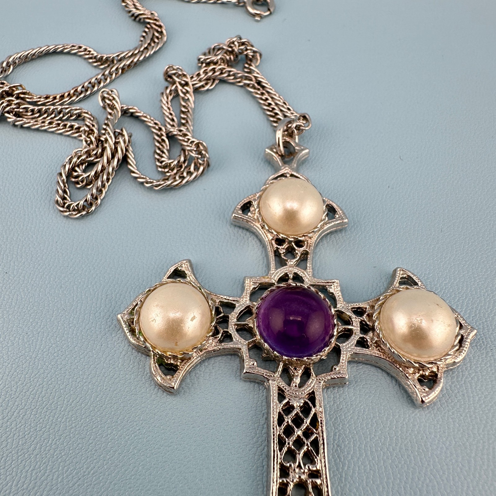 Vintage Cross Pendant Necklace LG Silver Tone Purple Cabochon Faux Pearl Signed
