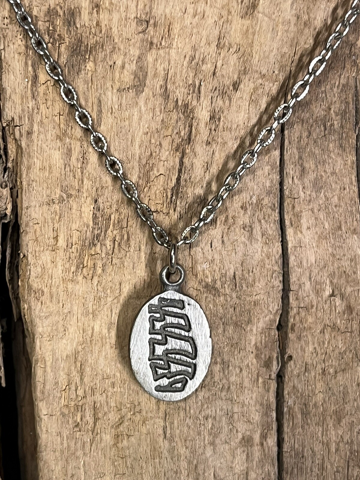 VINTAGE 1976 WTW PEWTER TRIBAL PENDANT ON 15” SILVER ROLO CHAIN