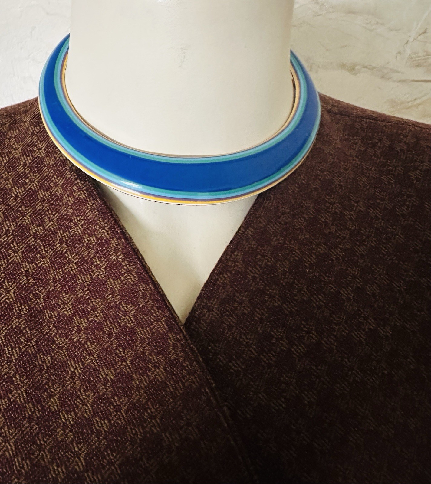 Vintage Collar Or Choker Necklace In Rainbow Layered Laminated Cellulose Acetate
