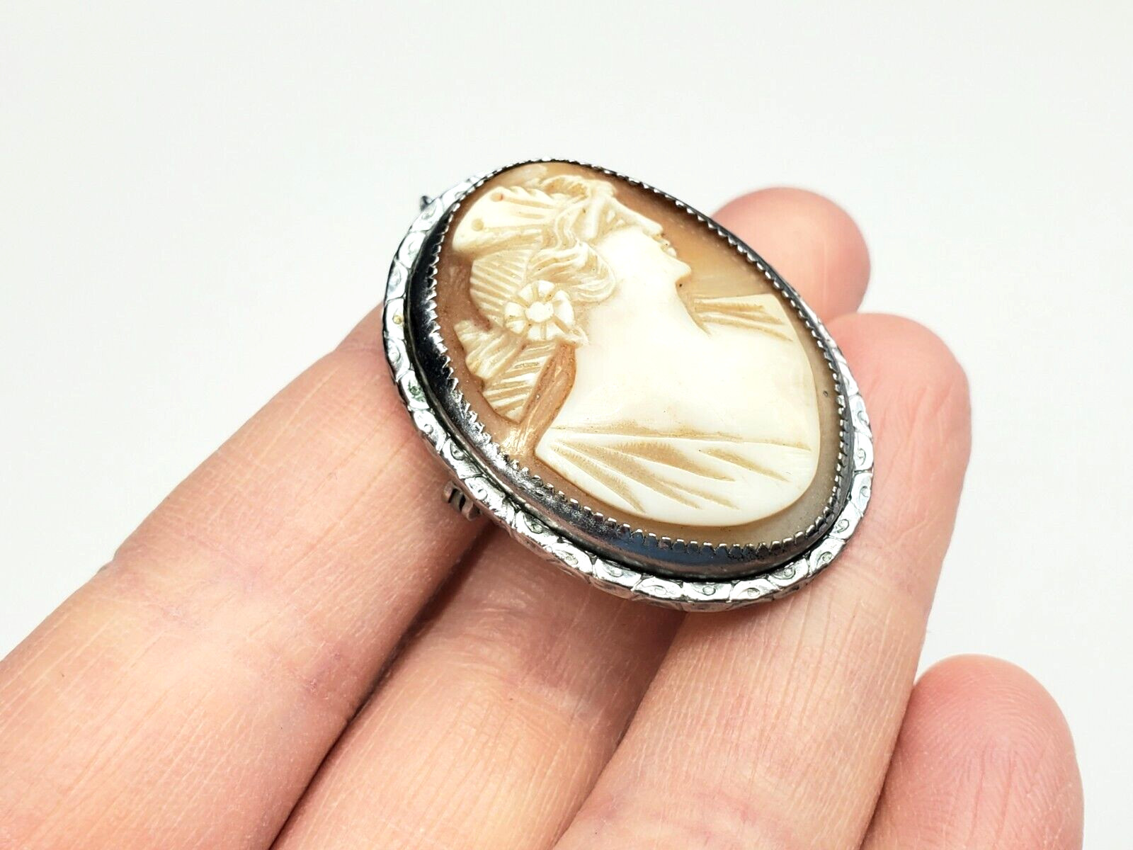 Vintage Victorian Silver Plated Carved Shell Cameo Pin brooch Pendant Jewelry