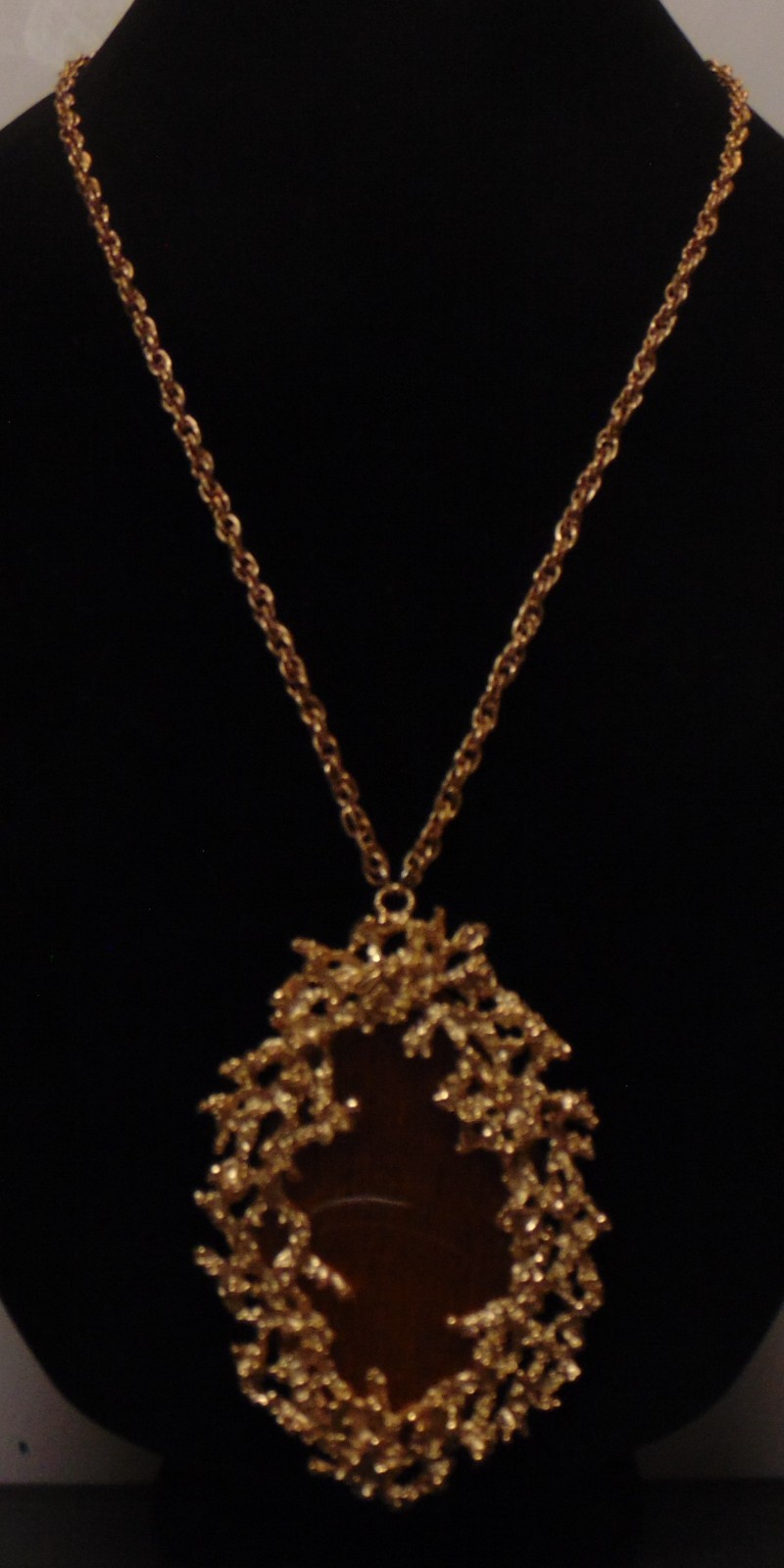 NAPIER Large Gold Tone Brutalist with Golden Brown Center Pendant Necklace