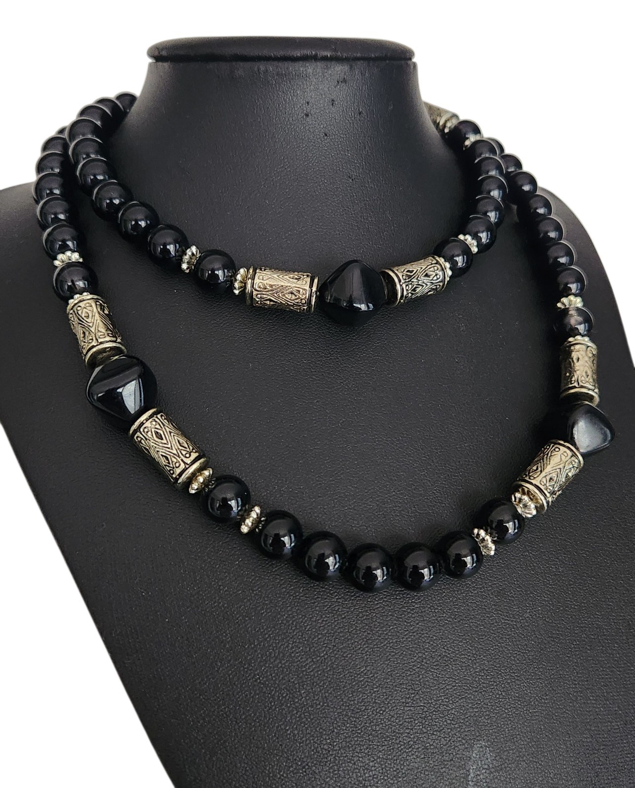 Vintage Black Resin Plastic Beads Silvertone Barrel Spacers 31″ Necklace