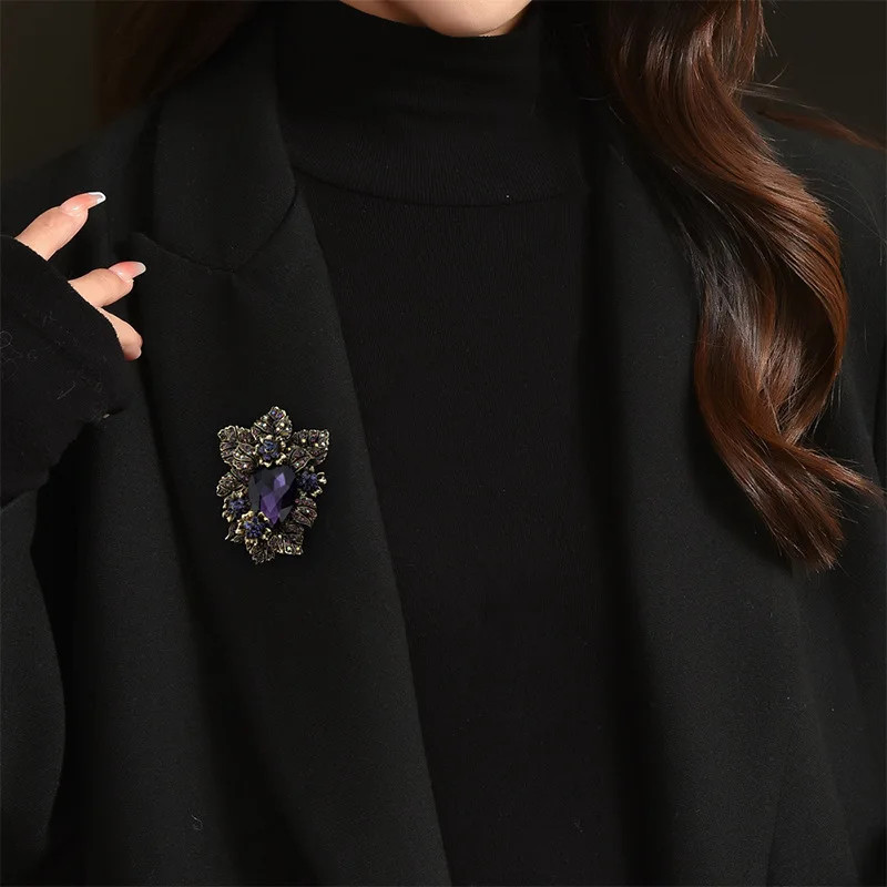 Exaggerated Full Crystal Luxury Flower Brooch Women Men Vintage Exquisite Pin