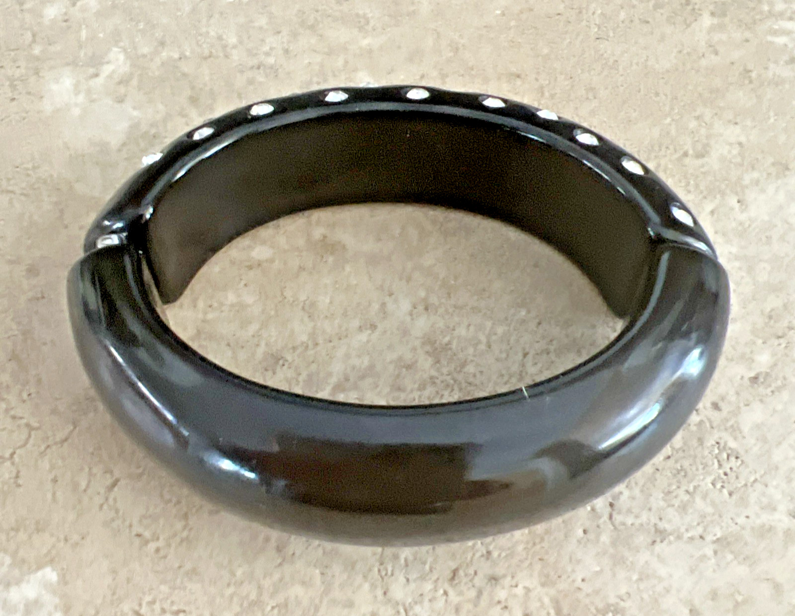 VINTAGE KJL KENNETH JAY LANE BLACK LUCITE CLEAR RHINESTONE HINGED CUFF BRACELET