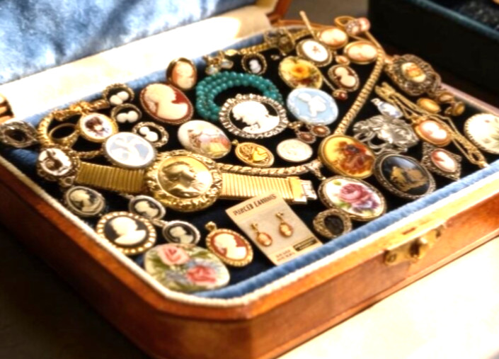 Huge Estate Heirloom Cameo Vtg Mod Romantic Jewelry Lot Brooch Locket Flowers