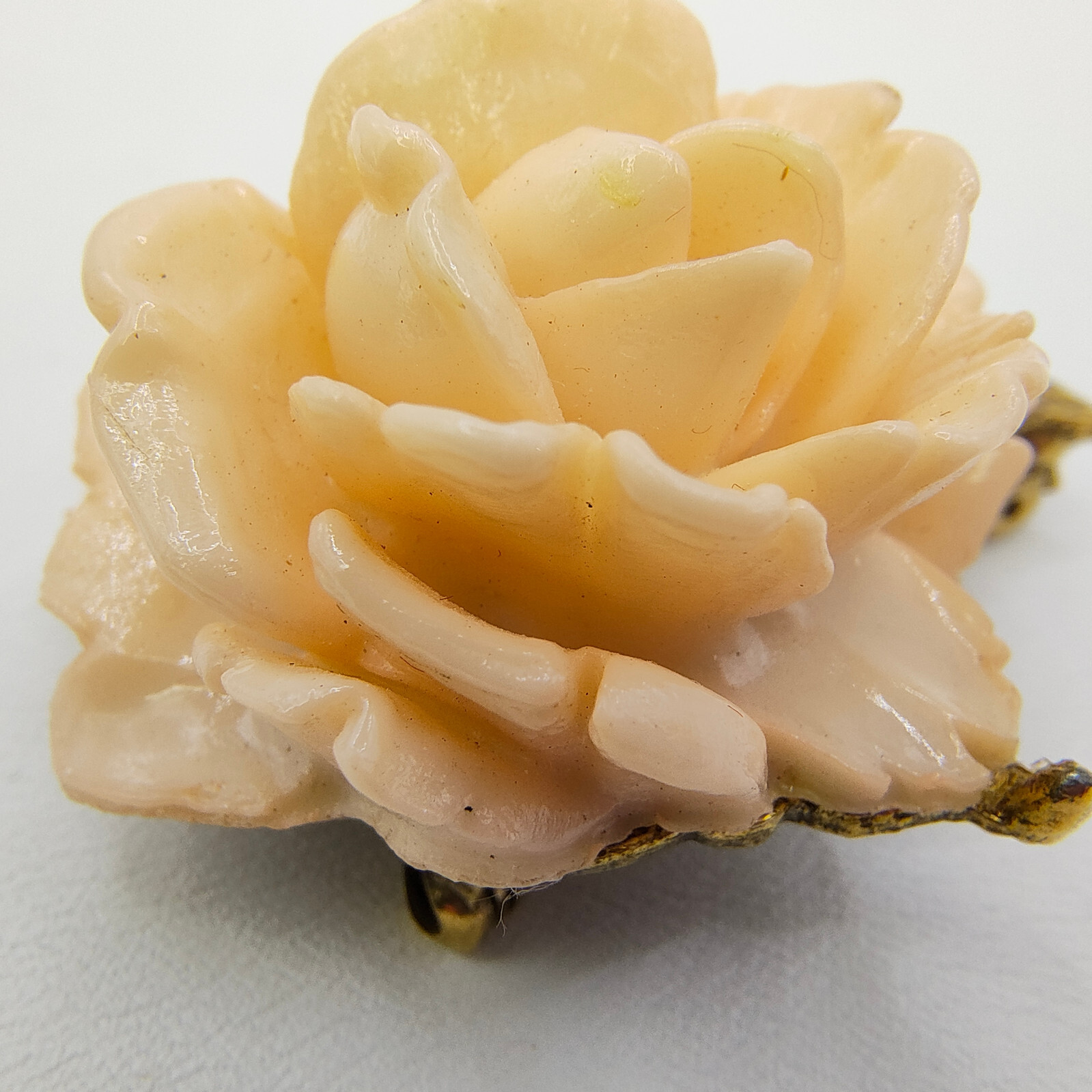 Vintage Blush Pink Rose Brooch Pin Resin Gold Tone Floral Flower Romantic