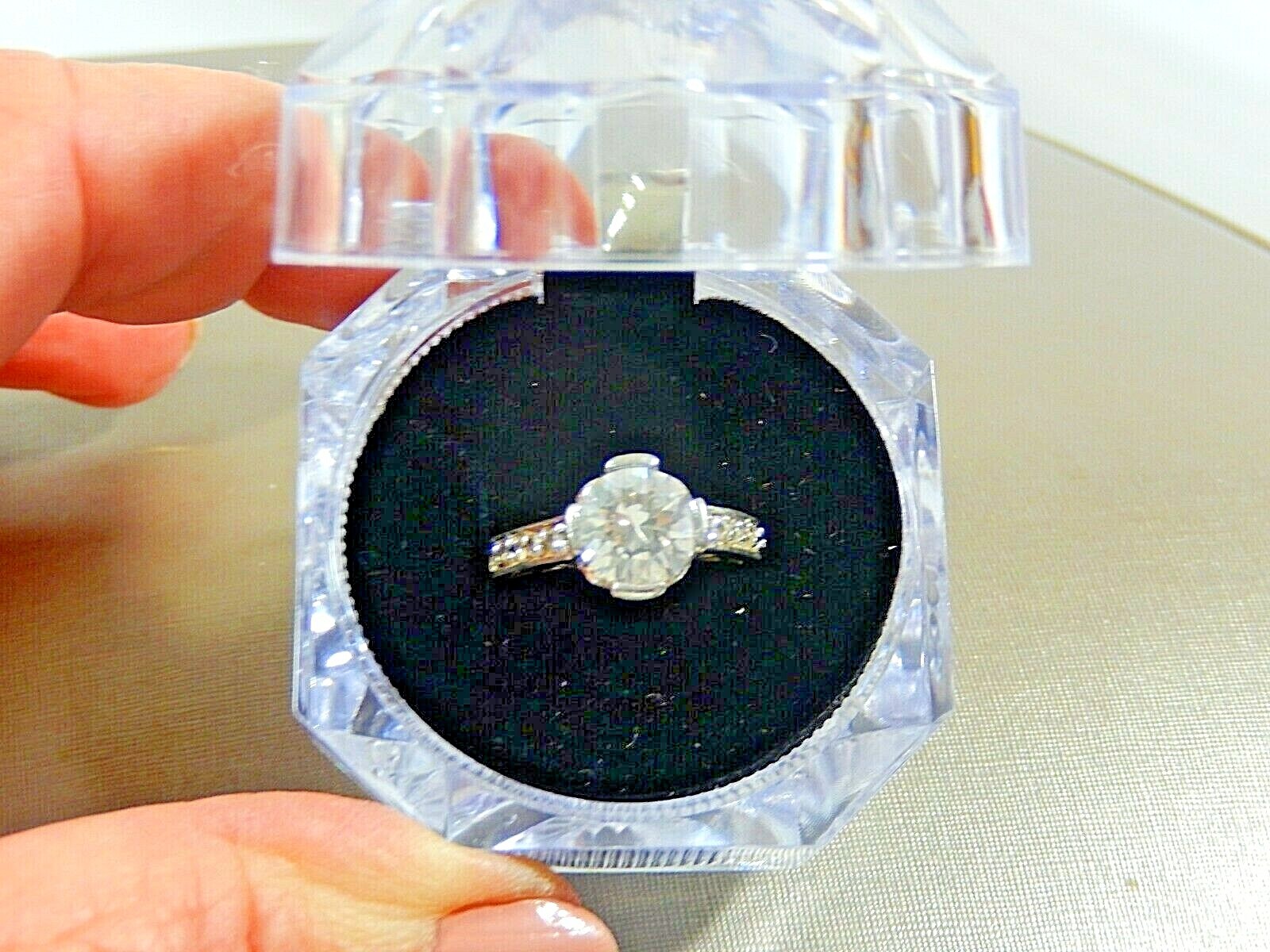 VTG 925 STERLING SILVER PRONG SET CLEAR CZ WITH CHANNEL-SET ACCENTS RING SIZE 7