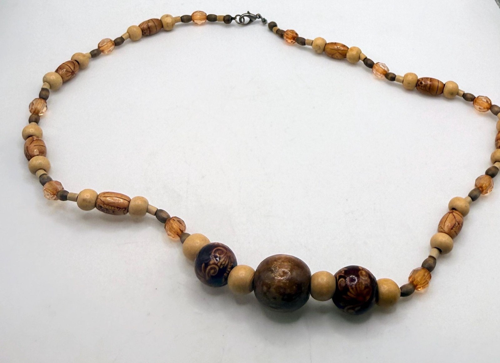 Vintage light and dark wood bleached design beaded necklace 22 inch