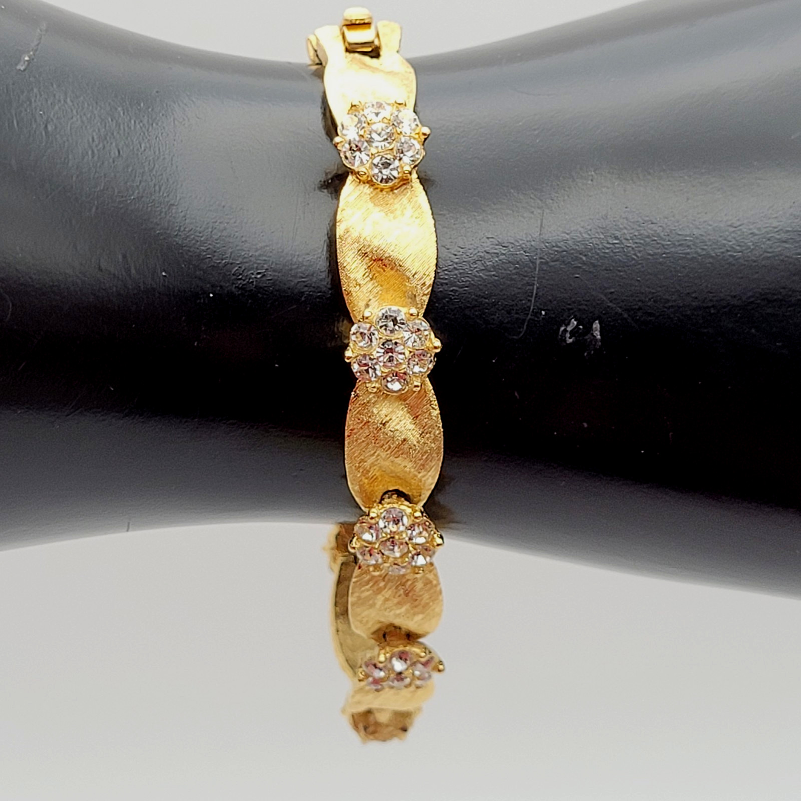 Crown Trifari April Birthday Series Ribbon Flower Clear Rhinestone Link Bracelet