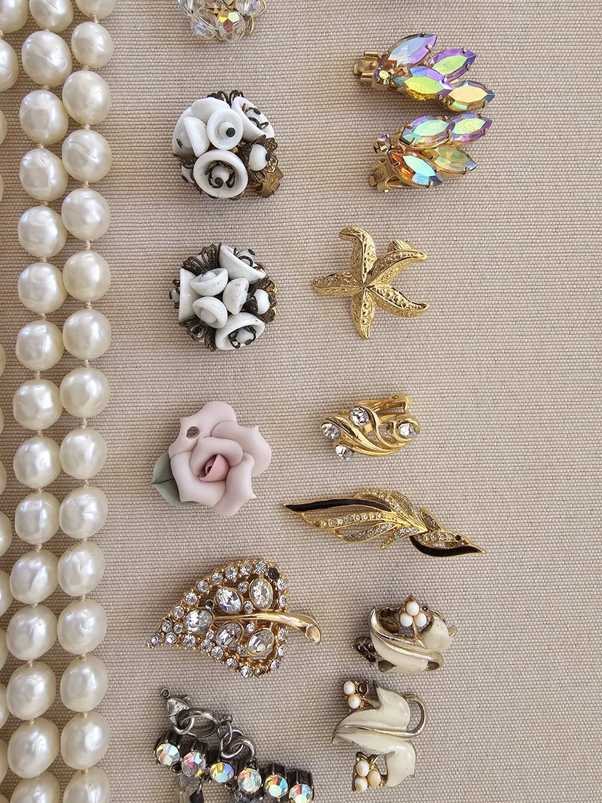 GUC Lot of 17 Costume Jewelry Pieces