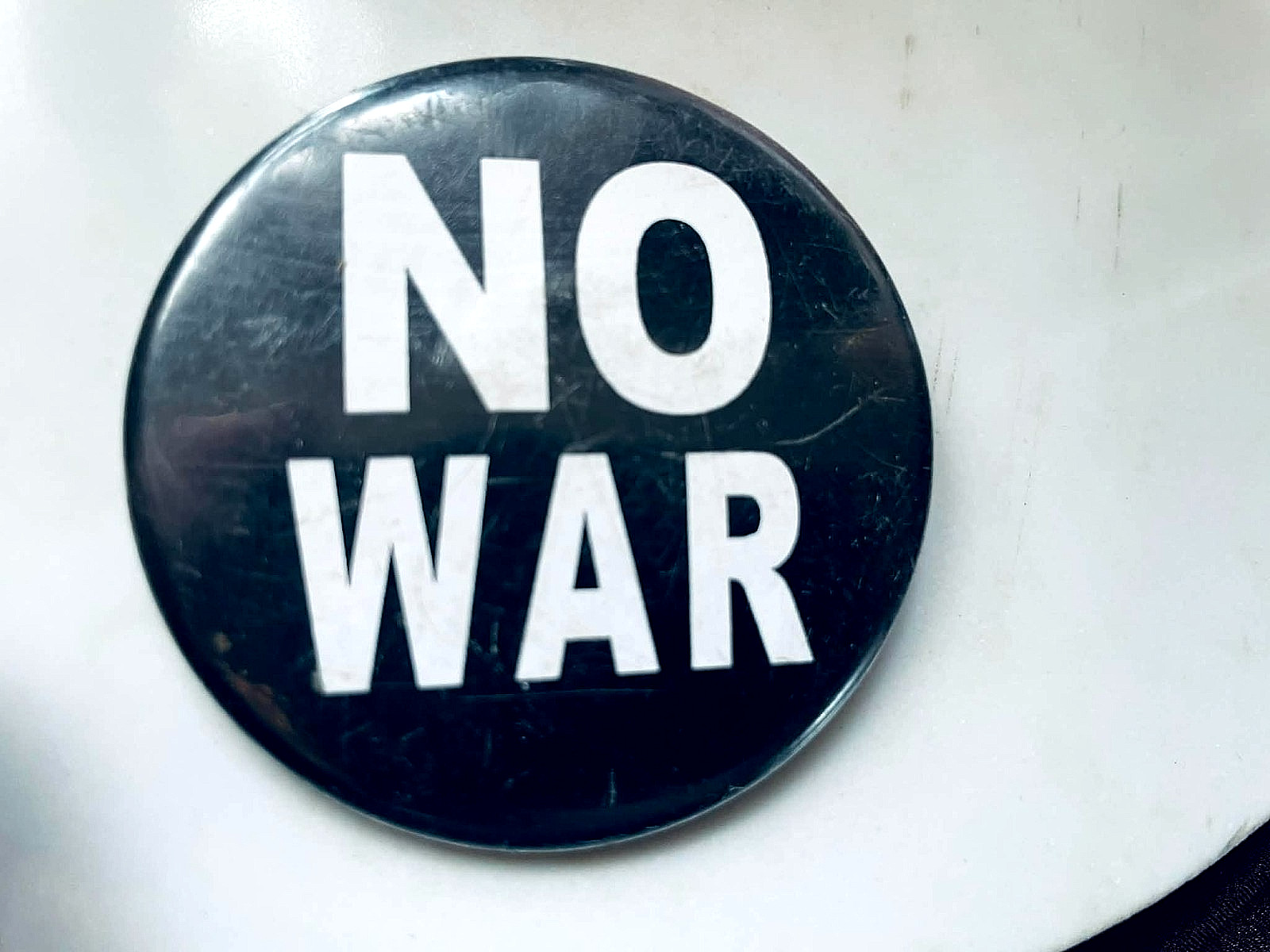 Vintage Metal / Tin NO WAR Protest Resist Pin NR