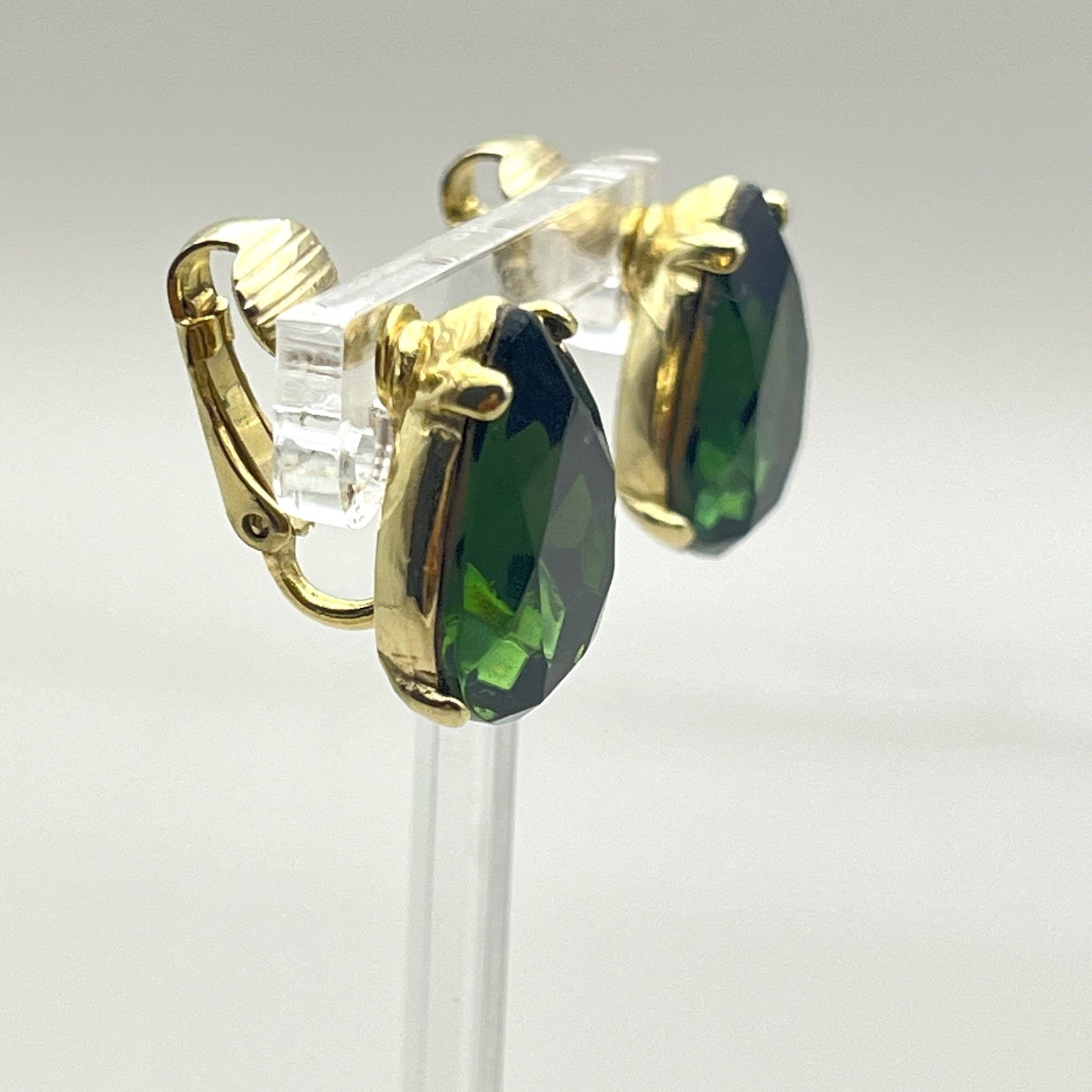 Vintage Green Peridot Statement Rhinestone Teardrop Clip On Earrings Gold Tone