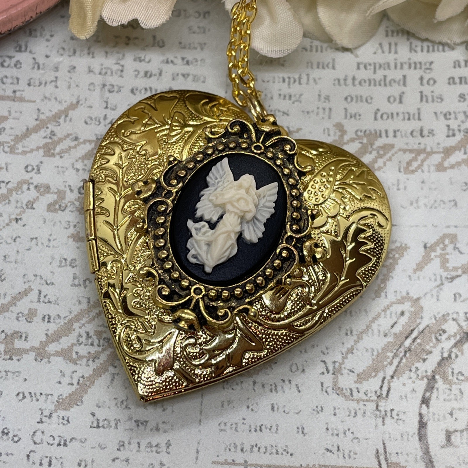 Gold Heart Locket Photo Birthday Anniversary Wedding Cameo Angel Angels Necklace