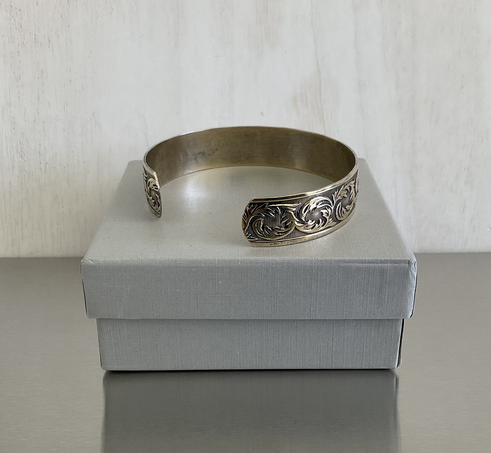 Vintage DANECRAFT Vermeil Sterling Cuff Bracelet Raised Leaf Vine Pattern 6.5″