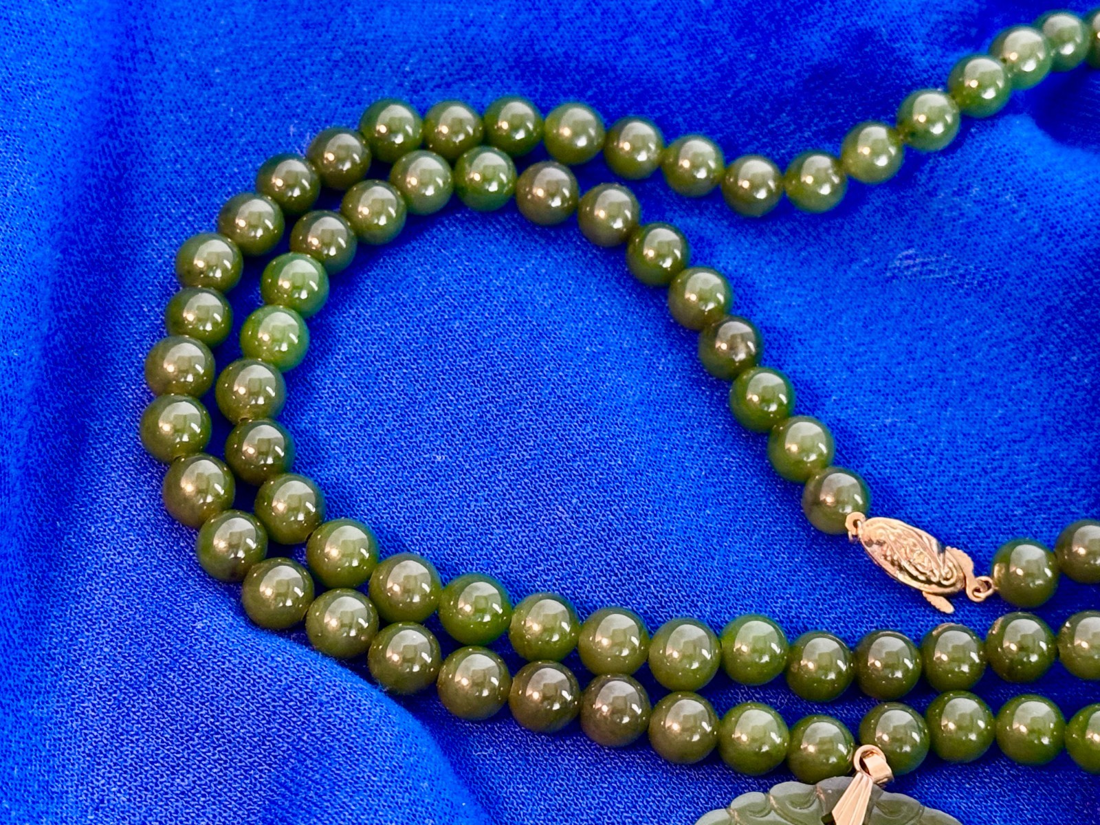 Vintage 32” Jade Bead Necklace 2” Hand-Carved Jade Pendant Taiwan 1960s