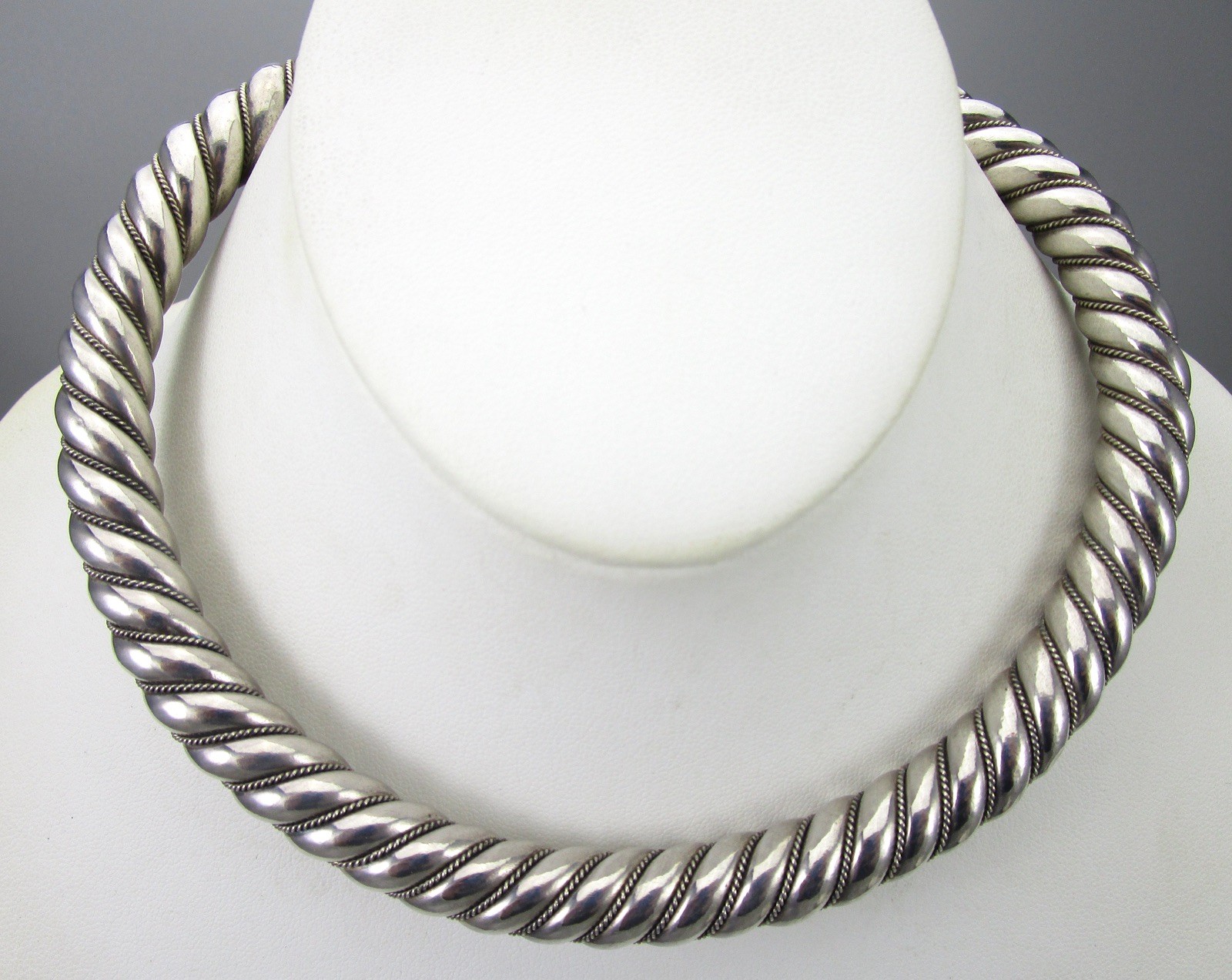 UNUSUAL HEAVY MEXICAN STERLING SILVER NECKWIRE TORQUE COLLAR NECKLACE 82G