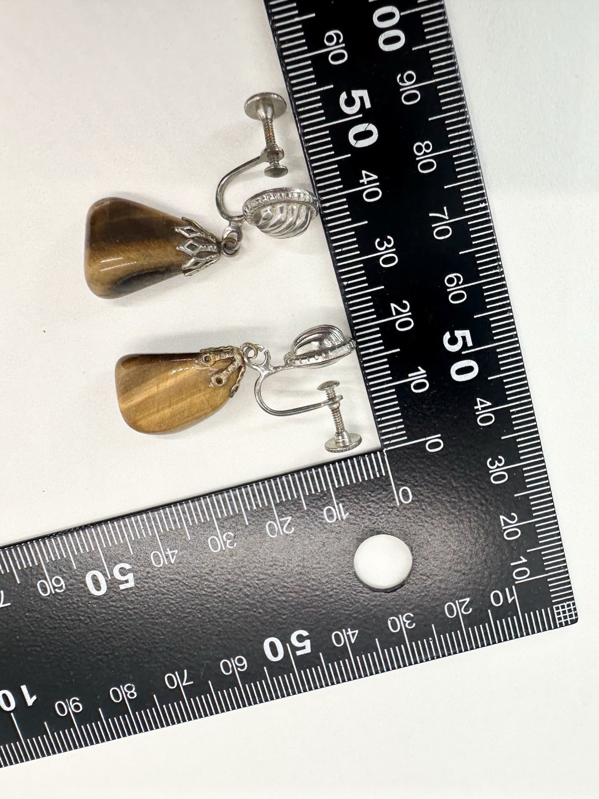 ⛎ Vintage Tiger Eye Dangle Screw Back Earrings Shell Top Gold Brown Stone Pair