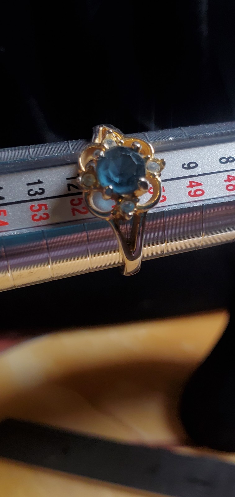 Vintage BLUE & Clear COLOR STONE RING