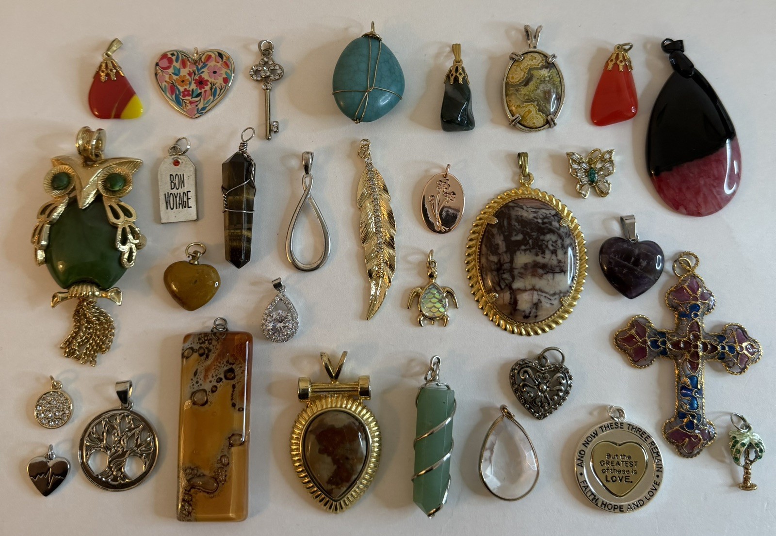 Lot Of 31 Necklace Pendants & Charms Multiple Styles & Sizes Pre-Owned