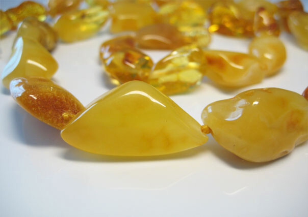 Genuine Massive Amber Beautiful Baltic Amber Necklace 21 inches !!!