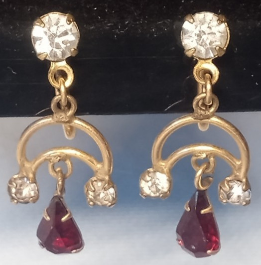 1/20 12KT Gold Filled Rhinestone Earrings Red/Clear