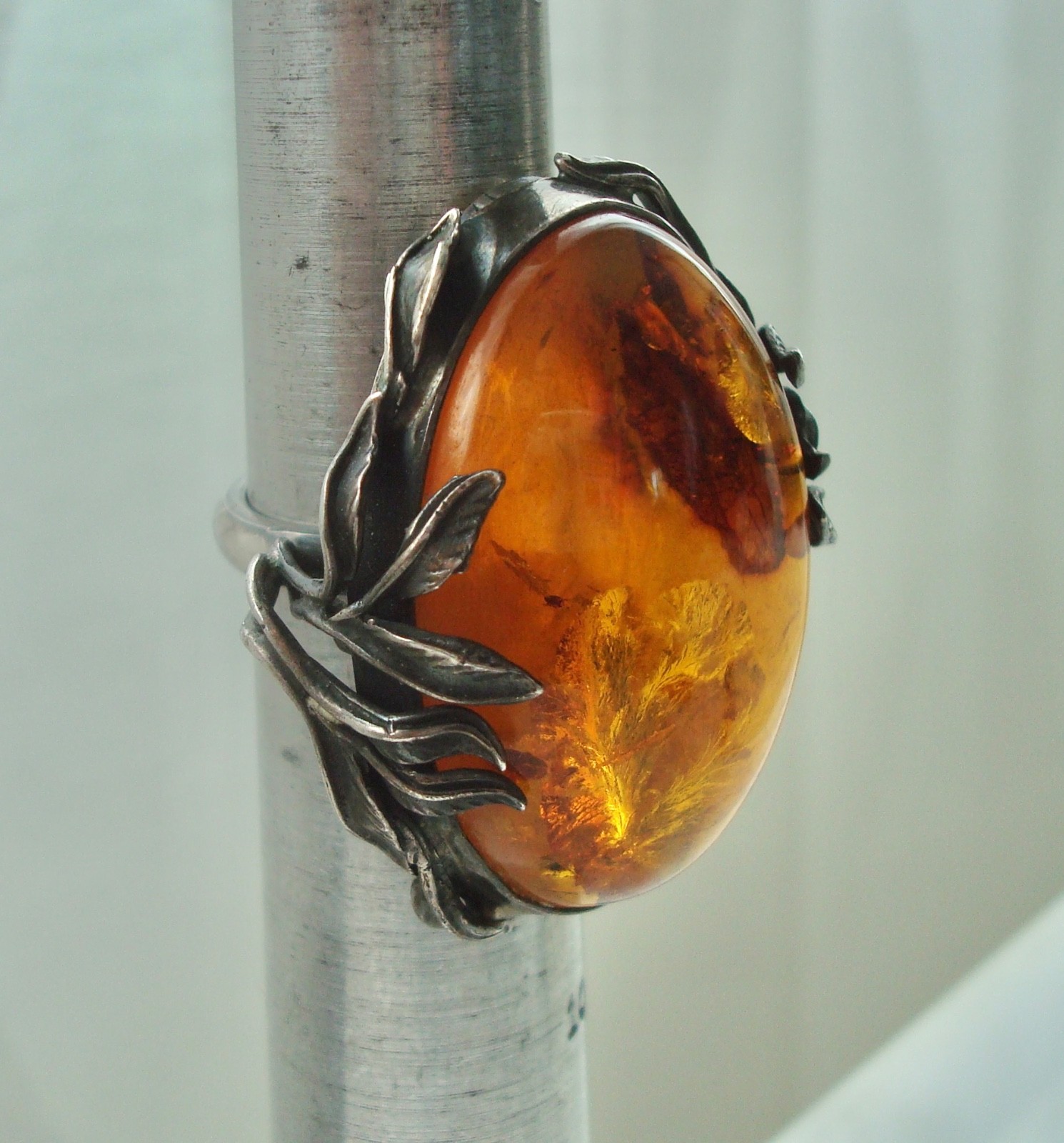 LARGE 1 ½” x 1 ⅜” Vintage AMBER STERLING Silver LEAVES RING 19.5 grams Size 8