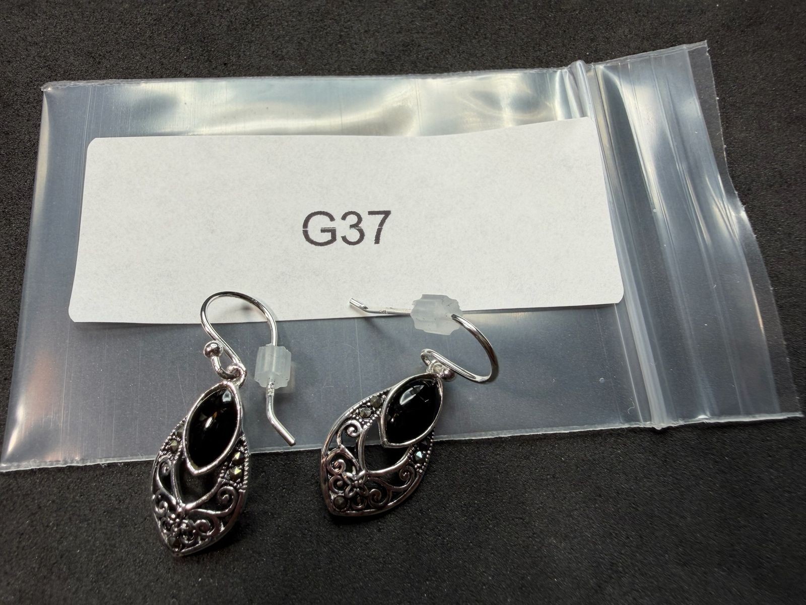 2.85g Vintage Sterling Silver 925 Earrings Ornate Black Accent Drop Dangle M